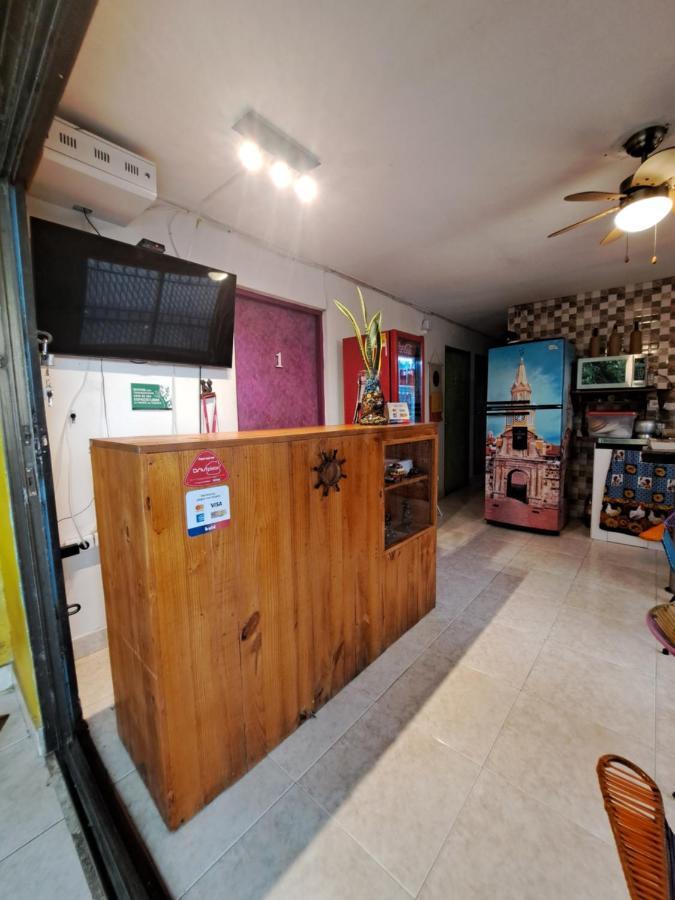 Hostel Shalom Adonai Cartagena ภายนอก รูปภาพ