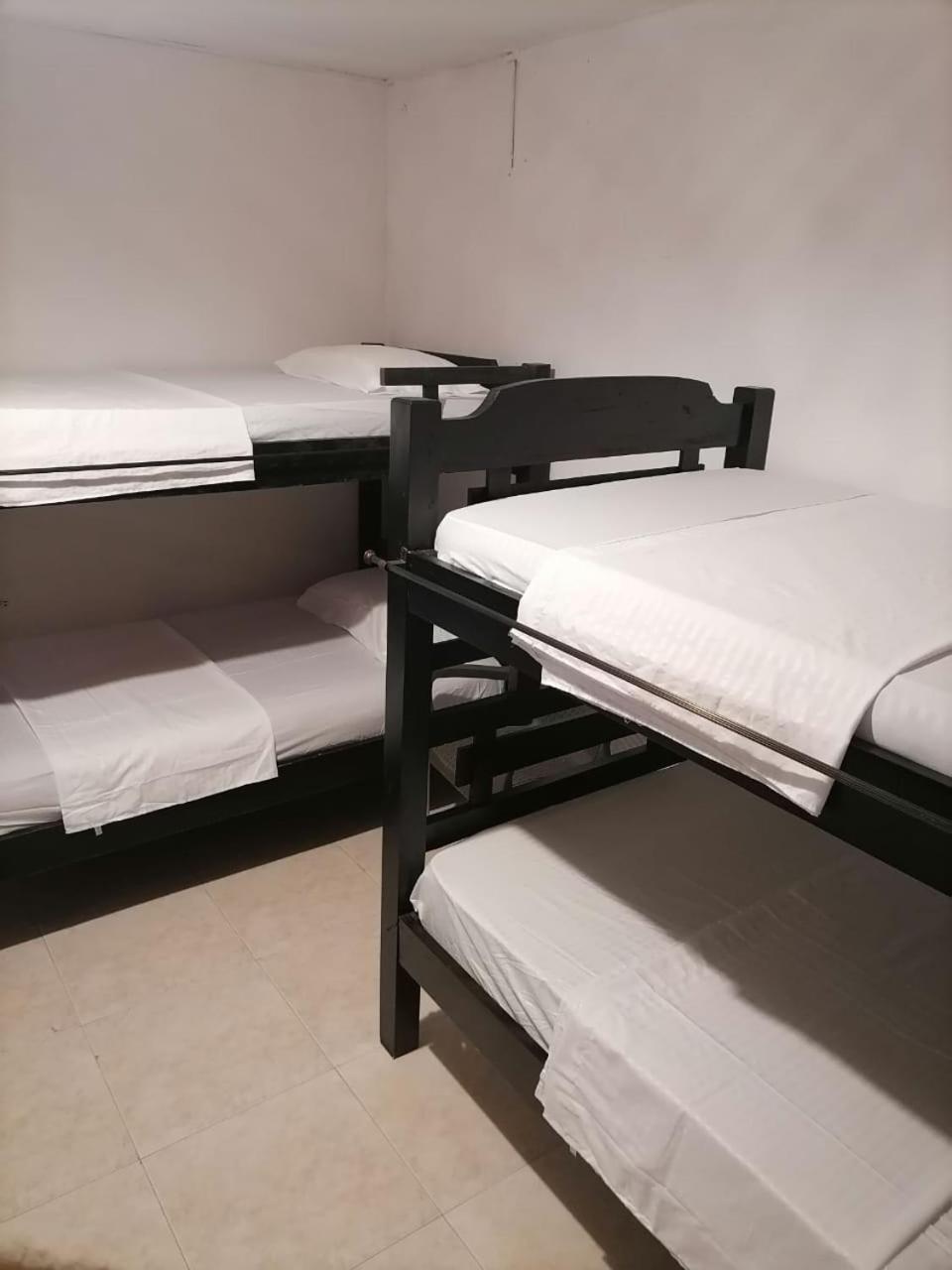 Hostel Shalom Adonai Cartagena ภายนอก รูปภาพ