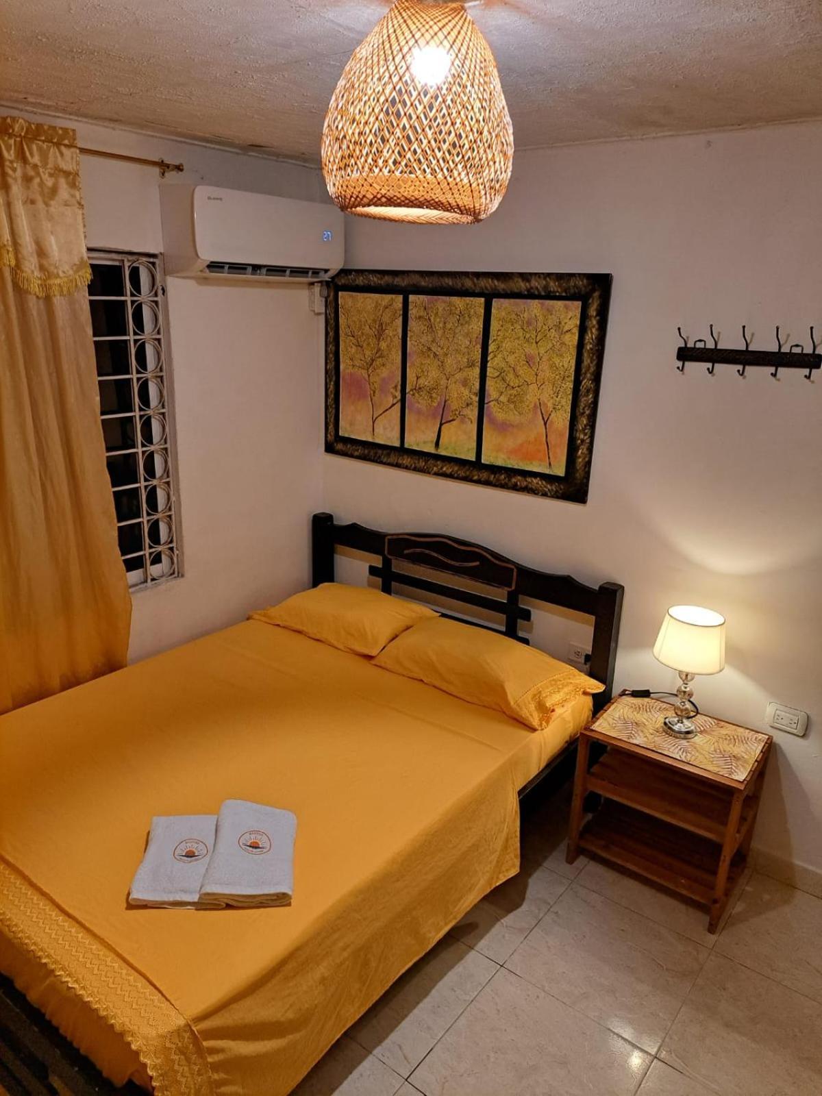Hostel Shalom Adonai Cartagena ภายนอก รูปภาพ