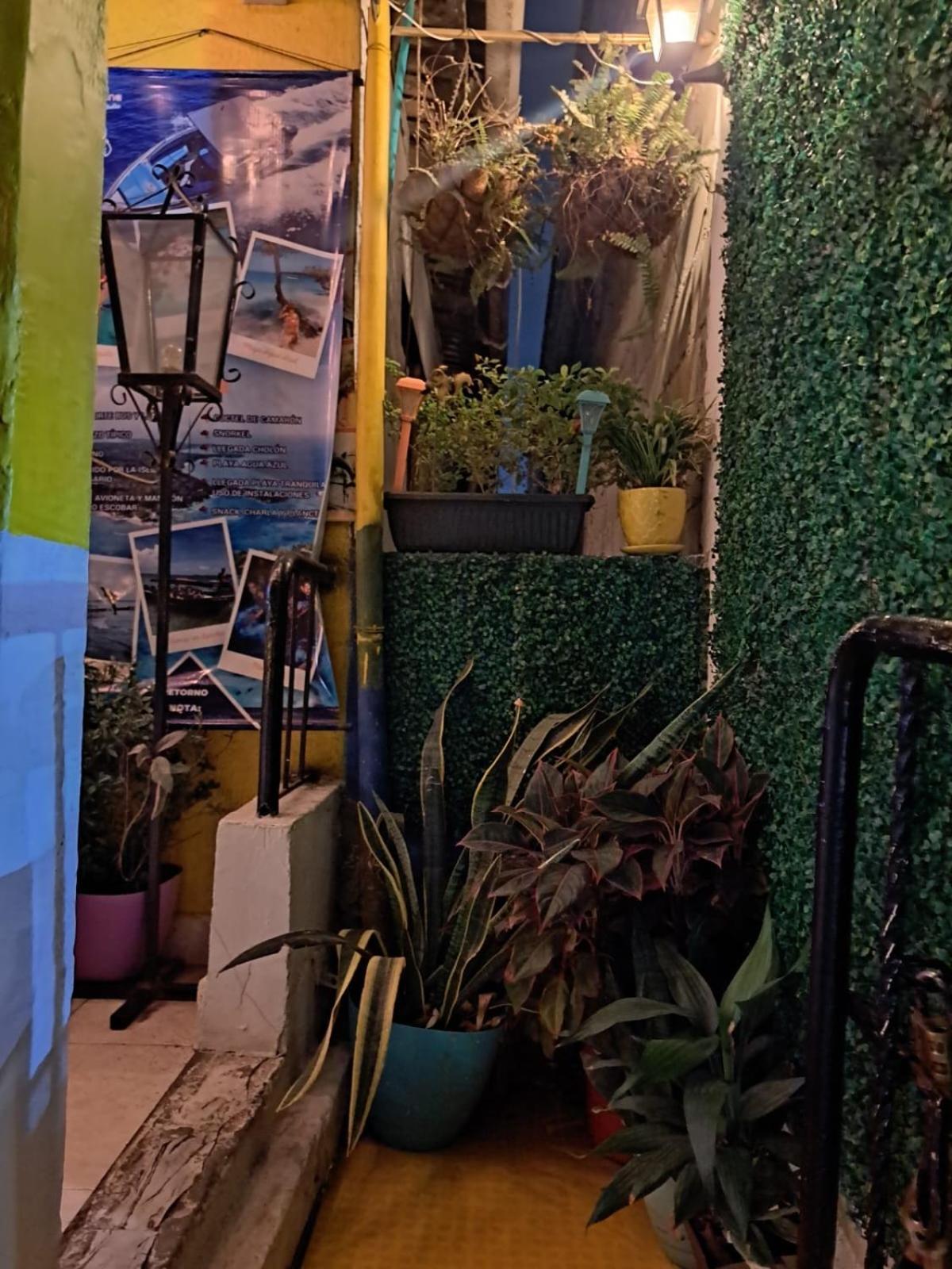 Hostel Shalom Adonai Cartagena ภายนอก รูปภาพ