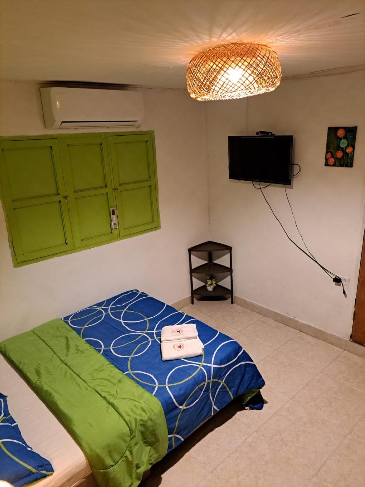 Hostel Shalom Adonai Cartagena ภายนอก รูปภาพ