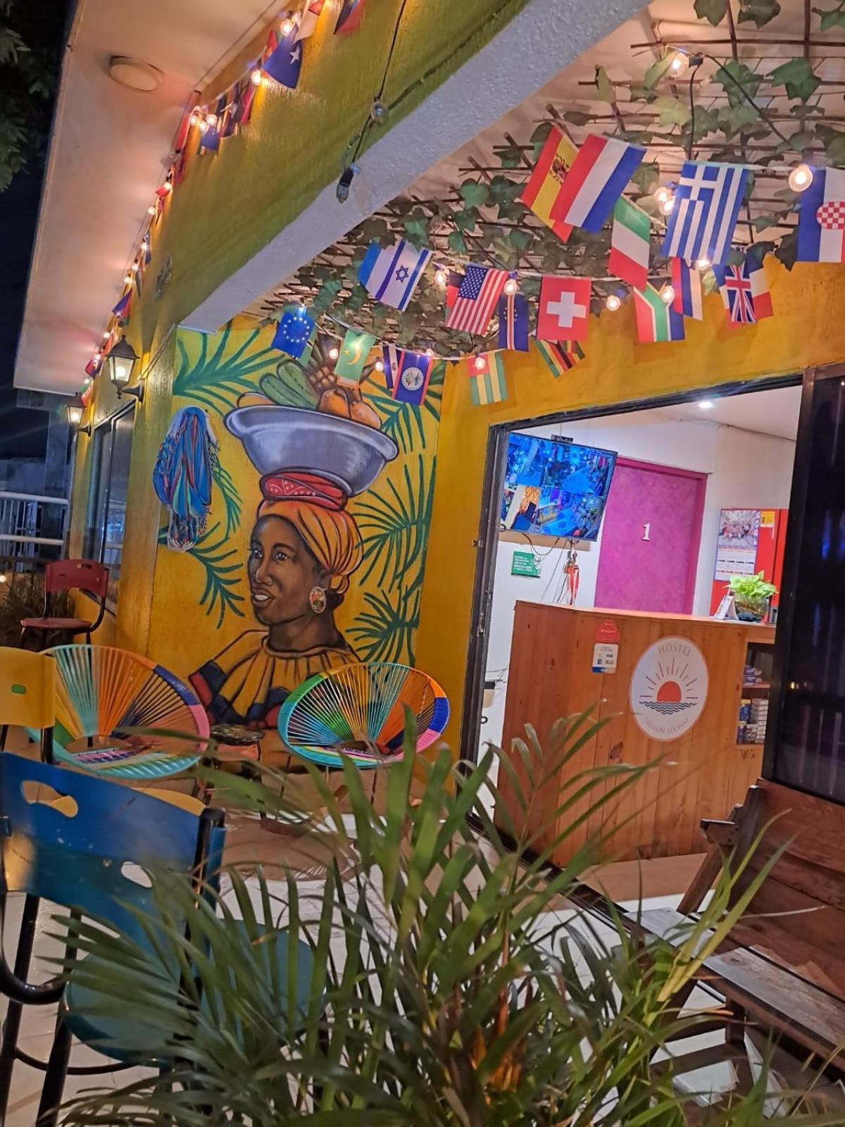 Hostel Shalom Adonai Cartagena ภายนอก รูปภาพ