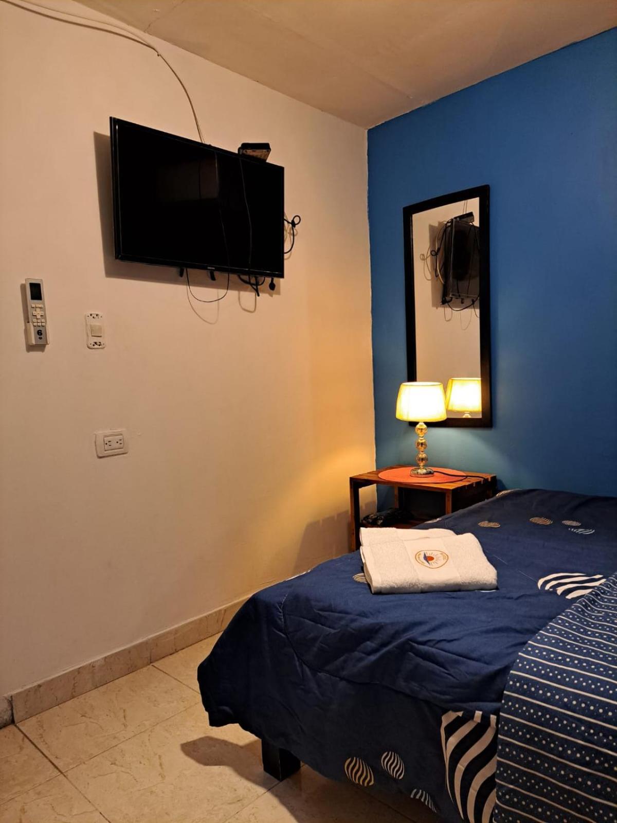 Hostel Shalom Adonai Cartagena ภายนอก รูปภาพ