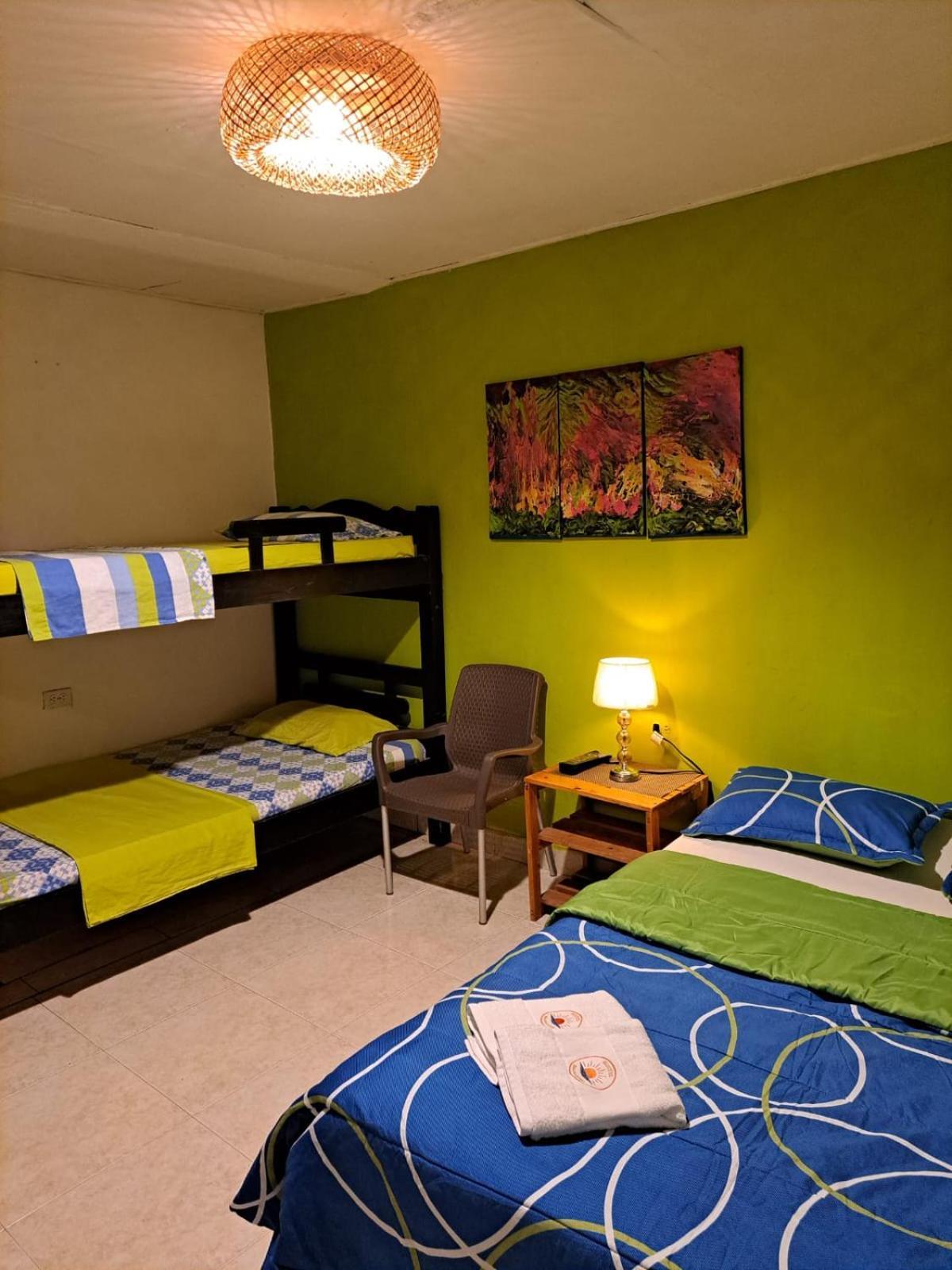 Hostel Shalom Adonai Cartagena ภายนอก รูปภาพ