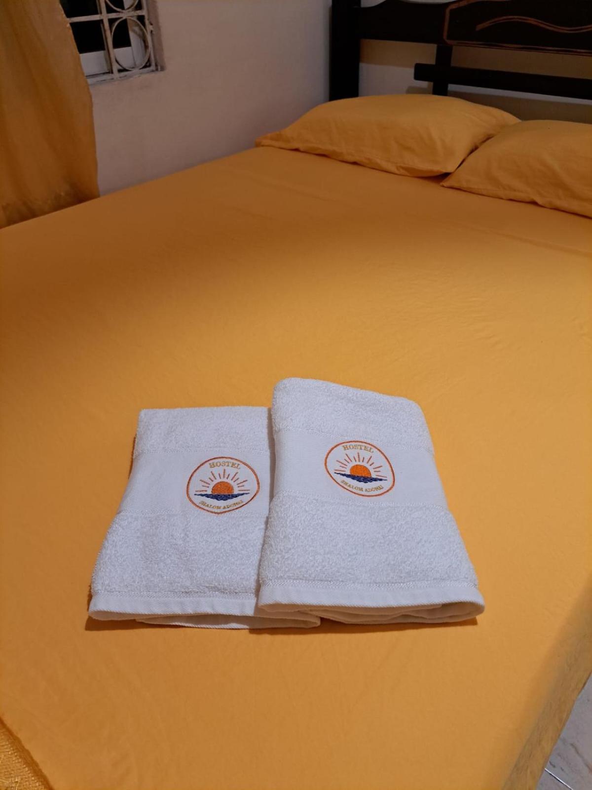 Hostel Shalom Adonai Cartagena ภายนอก รูปภาพ