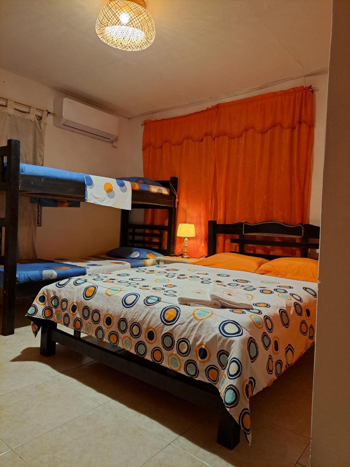 Hostel Shalom Adonai Cartagena ภายนอก รูปภาพ